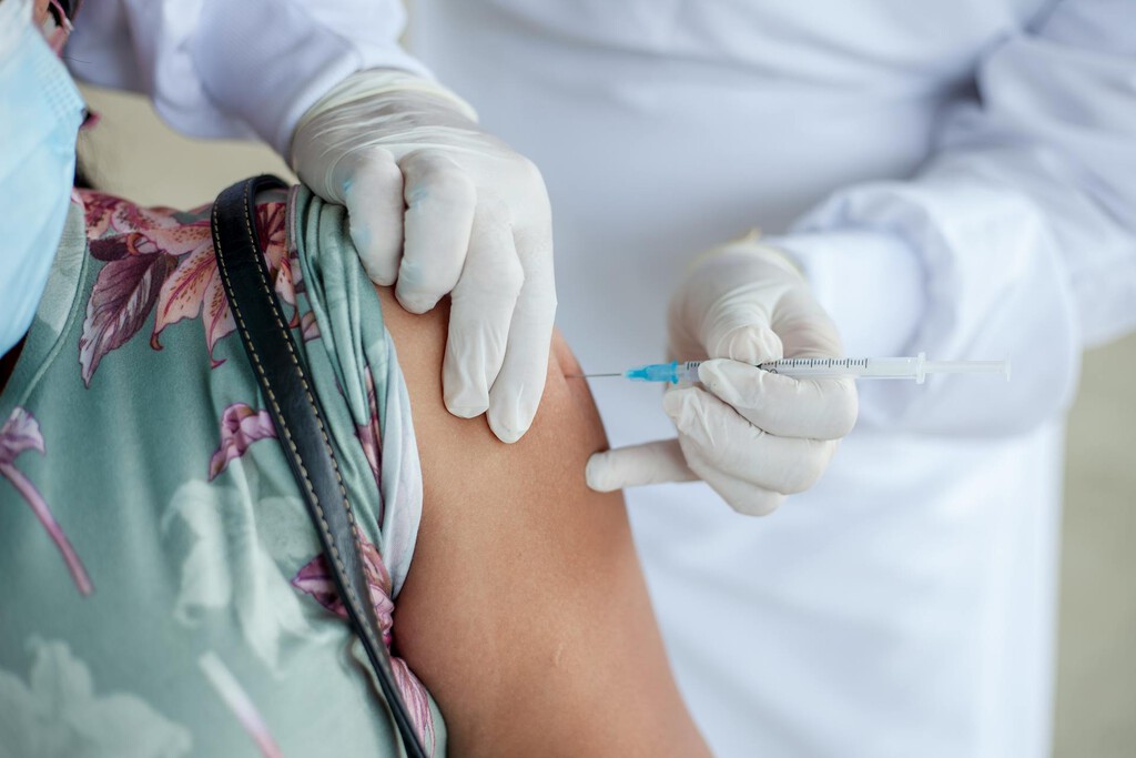 Ante el inminente pico de gripe de las próximas semanas, una pregunta sobrevuela a España: vacunarse o no vacunarse