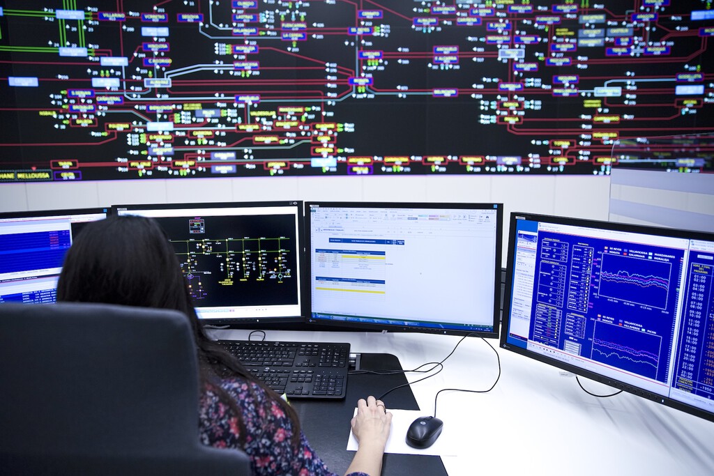 La razón por la que la electricidad tardó más de 15 horas en restablecerse al 100% en España: el temido «black start»