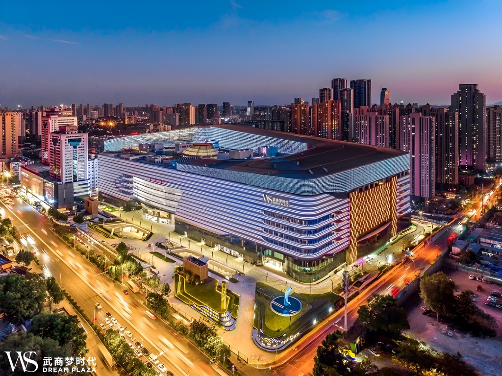 El centro comercial más ambicioso de China no se conforma con vender: el Wushang Dream Era es una miniciudad bajo techo